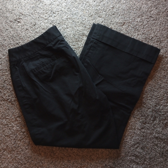 Ann Taylor black crop pants size 8 - Picture 5 of 8